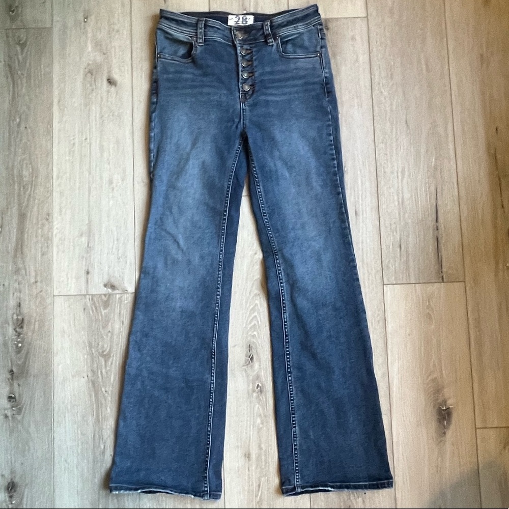 We The Free High Waisted Flare Jeans size 28